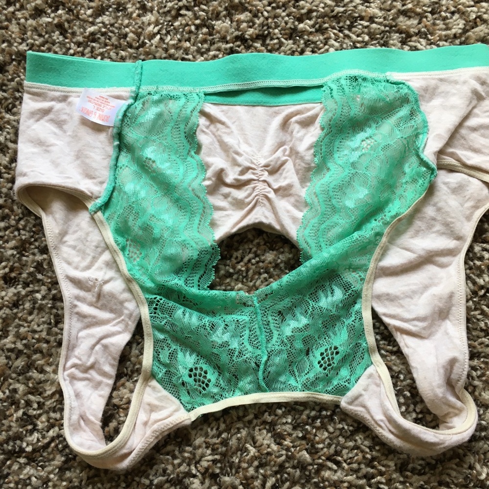 Cute green sports style bralette with lace